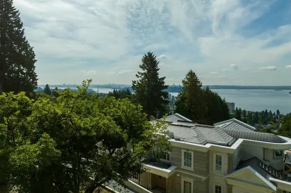 2517 Rosebery Avenue, West Vancouver For Sale - image 6