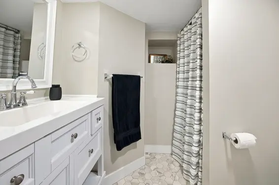 121 East 27th Street, North Vancouver For Sale - image 28