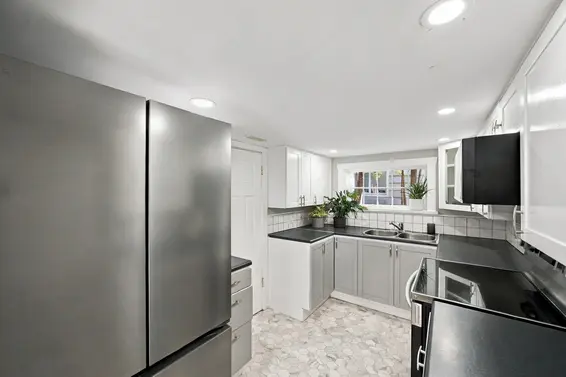 121 East 27th Street, North Vancouver For Sale - image 29