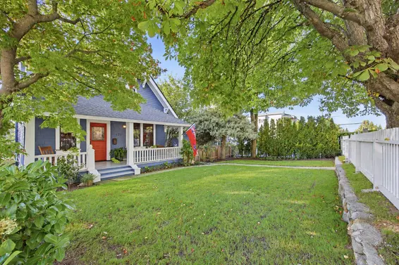 121 East 27th Street, North Vancouver For Sale - image 3