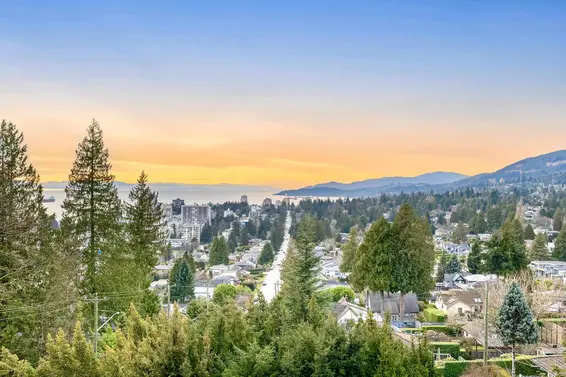 803 Braeside Street, West Vancouver For Sale - image 2