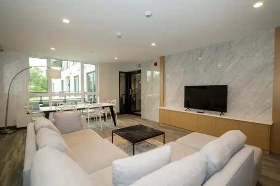 214 707 East 3rd Street, North Vancouver For Sale - image 37