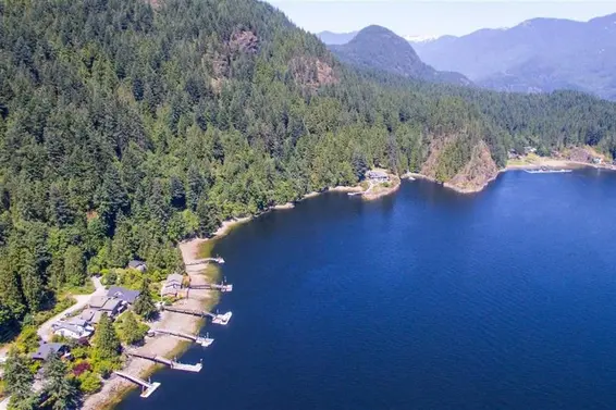 318 Sasamat Lane, North Vancouver For Sale - image 2