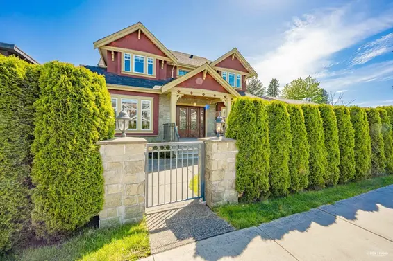 337 East 17th Street, North Vancouver