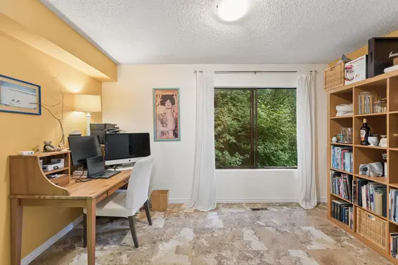 834 Hendecourt Road, North Vancouver For Sale - image 10