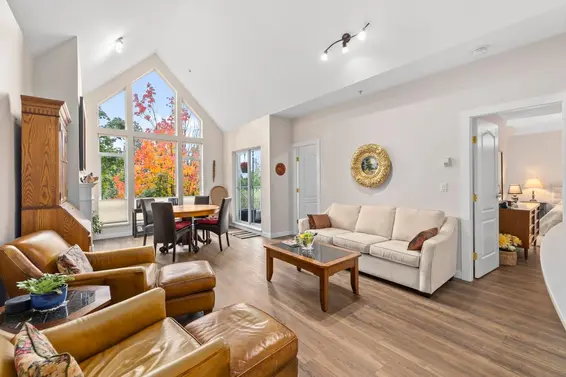 403 678 West Queens Road, North Vancouver