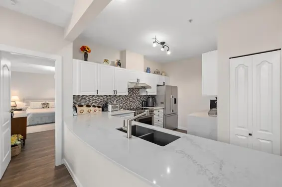 403 678 West Queens Road, North Vancouver For Sale - image 7