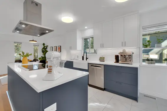 1652 Coleman Street, North Vancouver For Sale - image 2