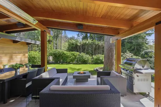 672 East St James Road, North Vancouver For Sale - image 12