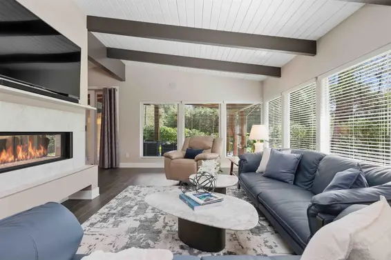 672 East St James Road, North Vancouver For Sale - image 14