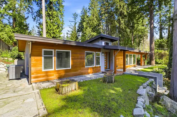 672 East St James Road, North Vancouver For Sale - image 2