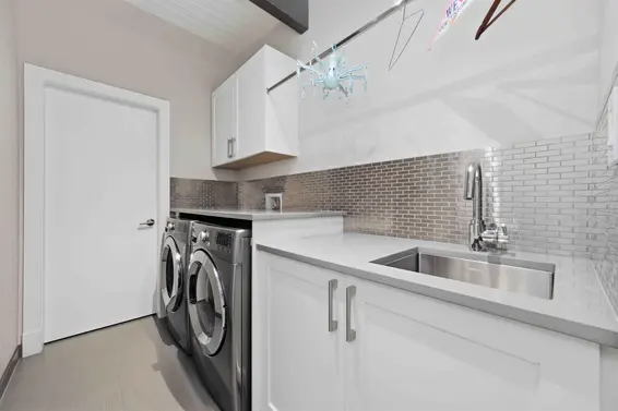 672 East St James Road, North Vancouver For Sale - image 31