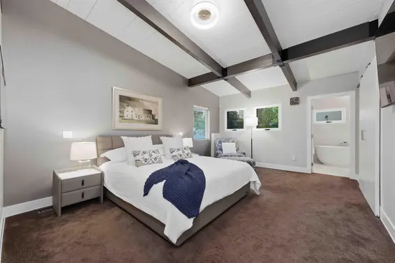 672 East St James Road, North Vancouver For Sale - image 32