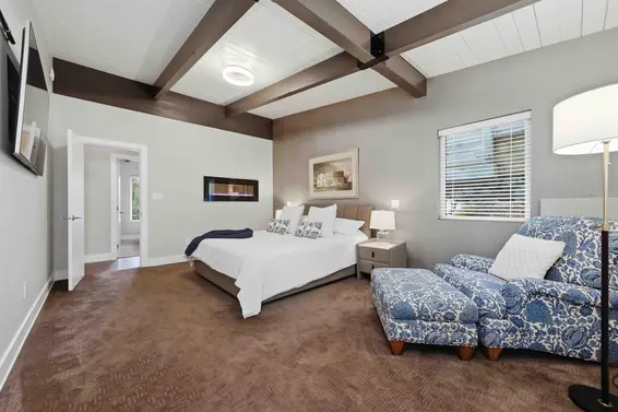 672 East St James Road, North Vancouver For Sale - image 33