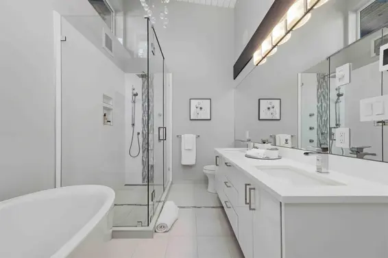 672 East St James Road, North Vancouver For Sale - image 35