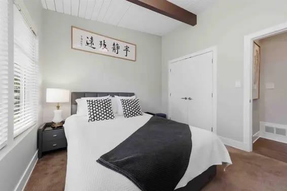 672 East St James Road, North Vancouver For Sale - image 37