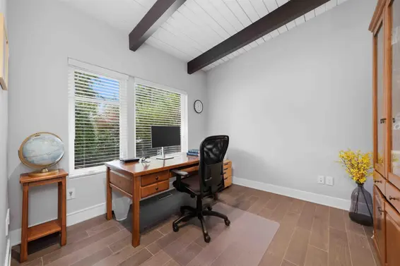 672 East St James Road, North Vancouver For Sale - image 39