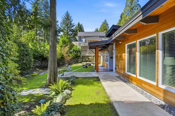 672 East St James Road, North Vancouver For Sale - image 8