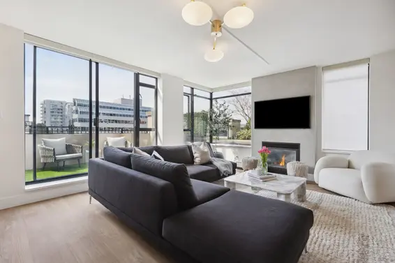 TH3 155 West 1st Street, North Vancouver For Sale - image 6