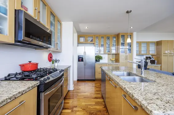 1702 121 West 16th Street, North Vancouver For Sale - image 17