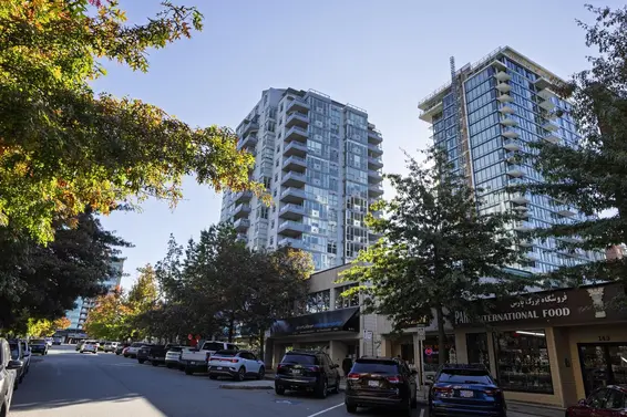 1702 121 West 16th Street, North Vancouver For Sale - image 2