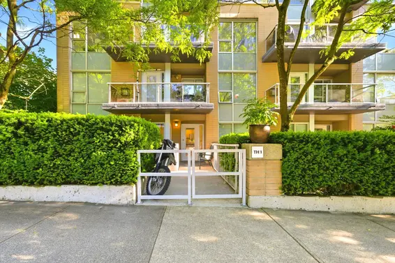 TH1 1288 Chesterfield Avenue, North Vancouver