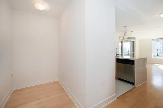 301 160 West 3rd Street, North Vancouver For Sale - image 4