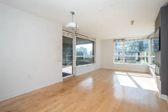 301 160 West 3rd Street, North Vancouver For Sale - image 5