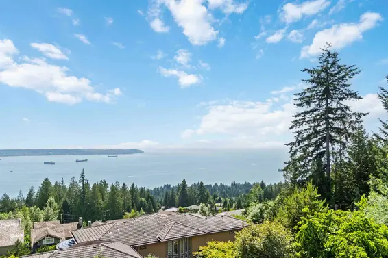 304 2535 Garden Court, West Vancouver For Sale - image 3