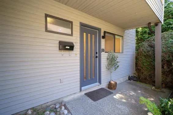 2018 Chesterfield Avenue, North Vancouver For Sale - image 3