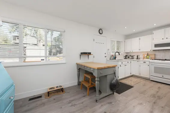 300 East 25th Street, North Vancouver For Sale - image 27