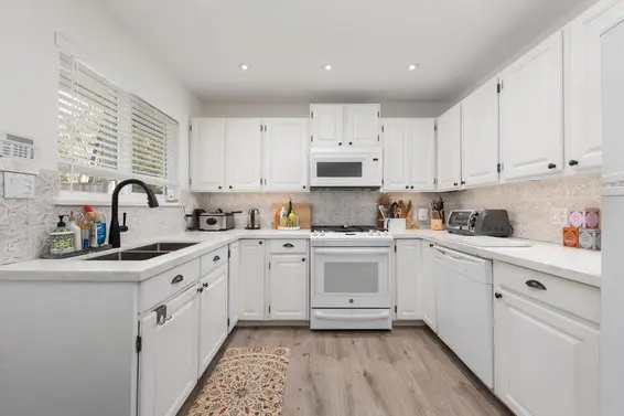 300 East 25th Street, North Vancouver For Sale - image 28