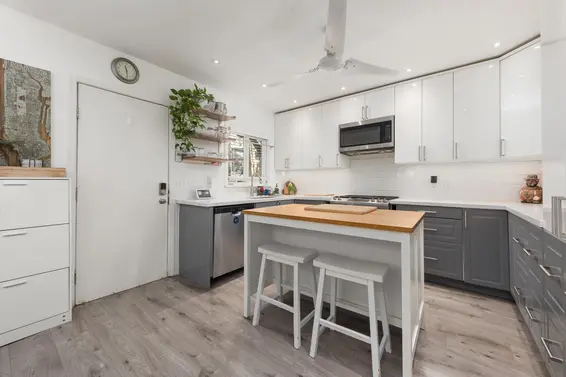 300 East 25th Street, North Vancouver For Sale - image 7