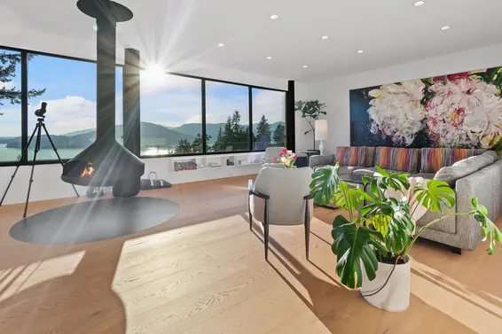 168 Sunset Drive, Lions Bay For Sale - image 2