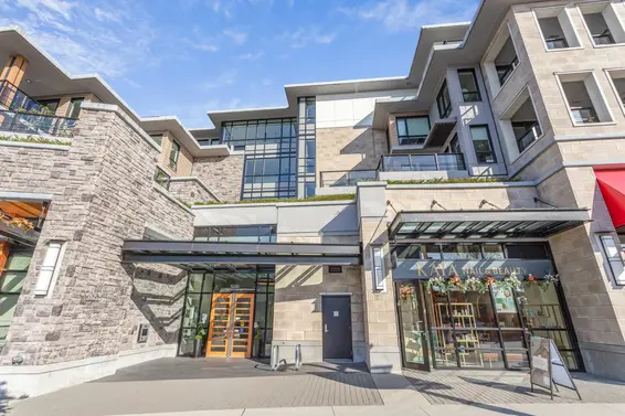 206 3220 Connaught Crescent, North Vancouver