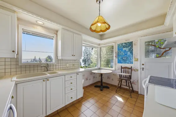 2657 Haywood Avenue, West Vancouver For Sale - image 9