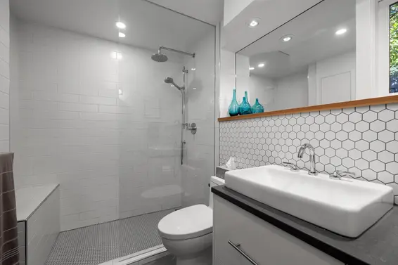 3841 Lonsdale Avenue, North Vancouver For Sale - image 22