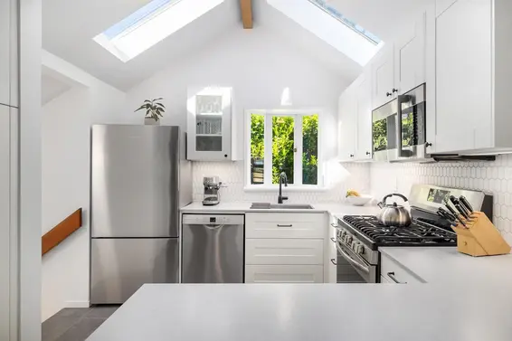 3841 Lonsdale Avenue, North Vancouver For Sale - image 3