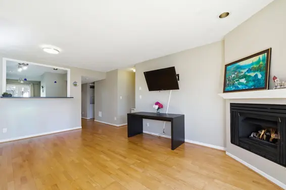 203 1538 Bowser Avenue, North Vancouver For Sale - image 3