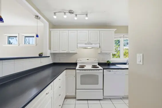 203 1538 Bowser Avenue, North Vancouver For Sale - image 6