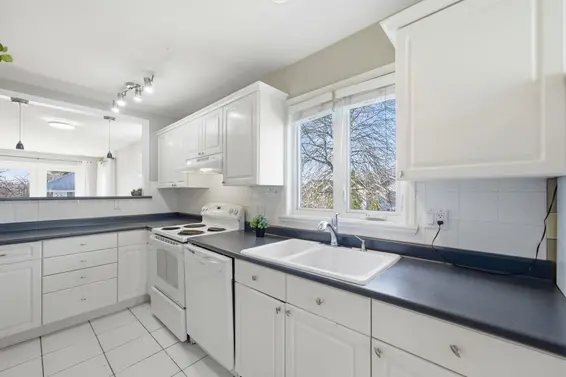 203 1538 Bowser Avenue, North Vancouver For Sale - image 8