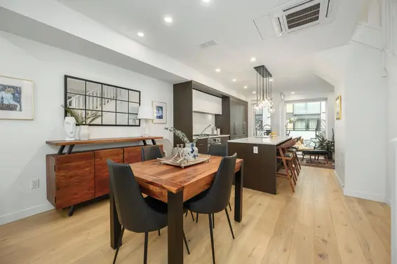 206 649 East 3rd Street, North Vancouver