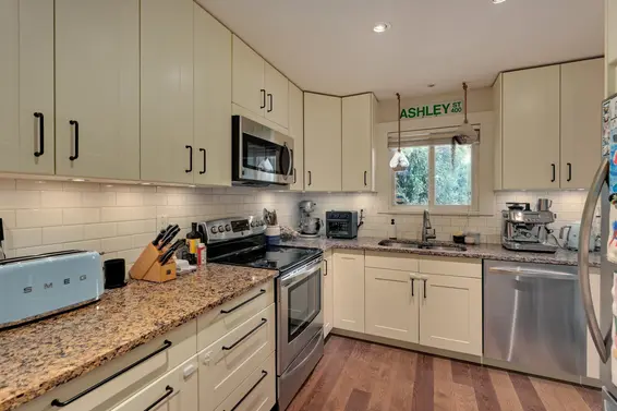 3 900 West 17th Street, North Vancouver For Sale - image 10