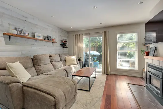 3 900 West 17th Street, North Vancouver For Sale - image 4