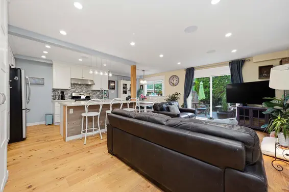 1126 Premier Street, North Vancouver For Sale - image 2