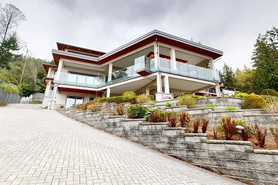 3185 Benbow Road, West Vancouver For Sale - image 2