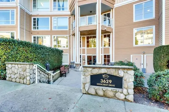 422 3629 Deercrest Drive, North Vancouver For Sale - image 2