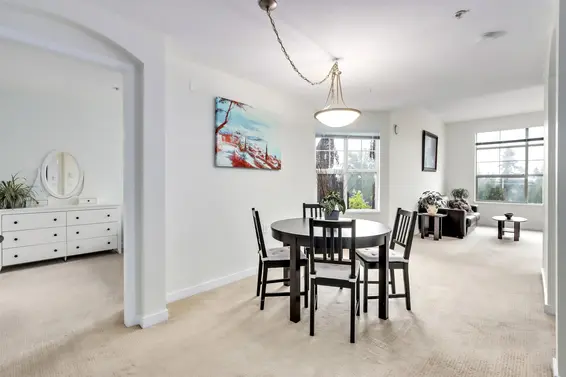 403 960 Lynn Valley Road, North Vancouver