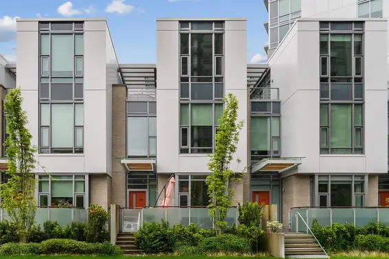 103 1500 Fern Street, North Vancouver