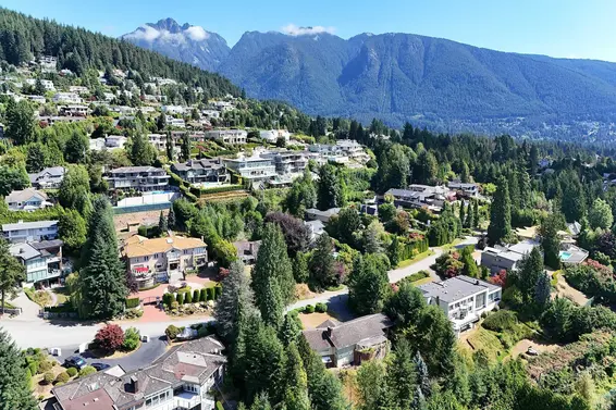 1084 Groveland Road, West Vancouver For Sale - image 12